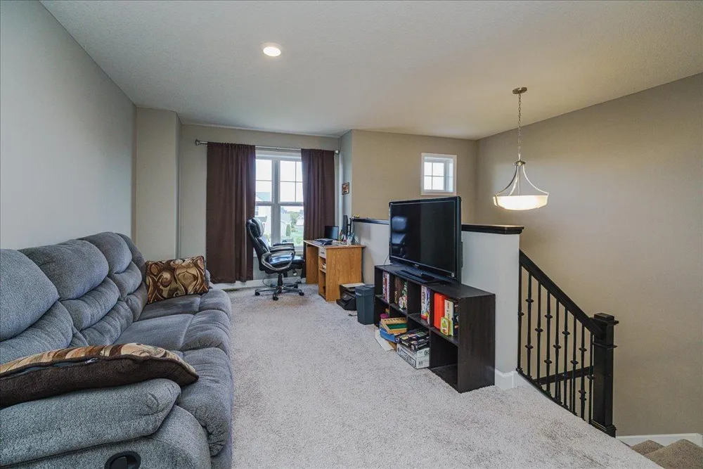 1968 Eagle Ridge Loop Shakopee, MN 55379