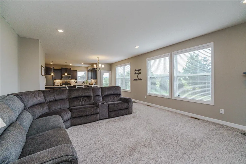 1968 Eagle Ridge Loop Shakopee, MN 55379