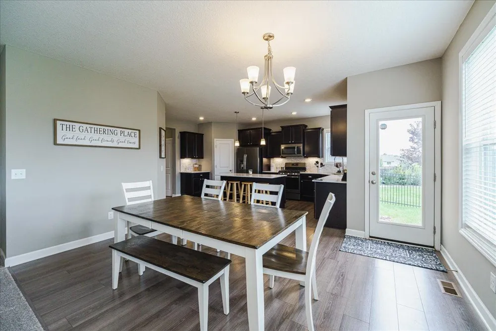 1968 Eagle Ridge Loop Shakopee, MN 55379