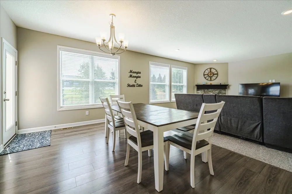 1968 Eagle Ridge Loop Shakopee, MN 55379