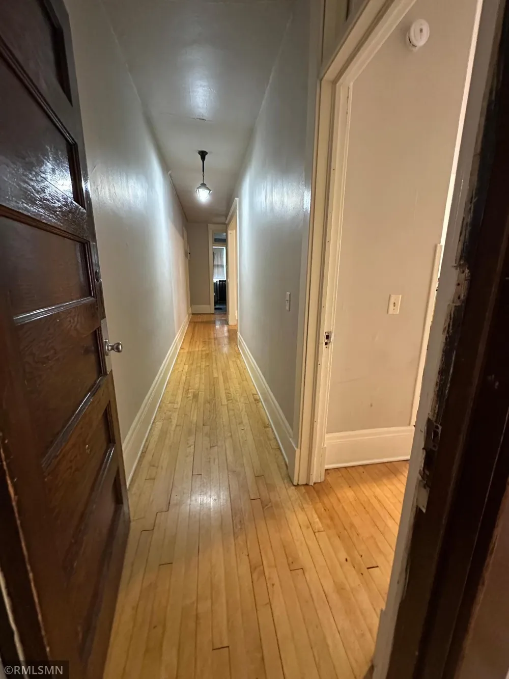 1047 Hudson Road Saint Paul, MN 55106