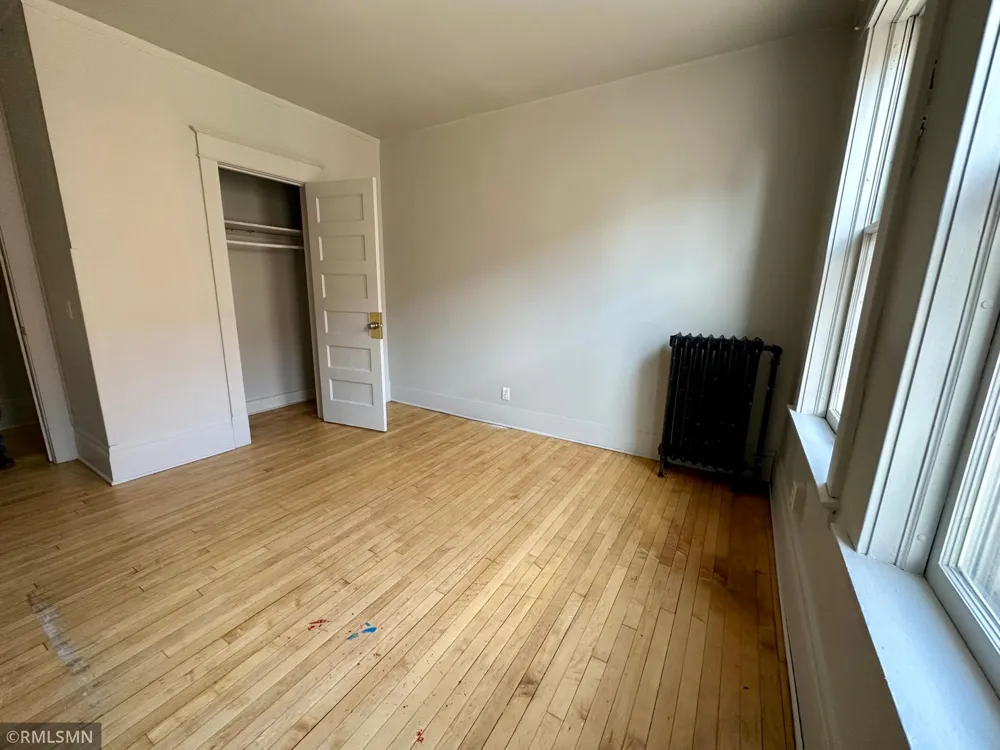 1047 Hudson Road Saint Paul, MN 55106