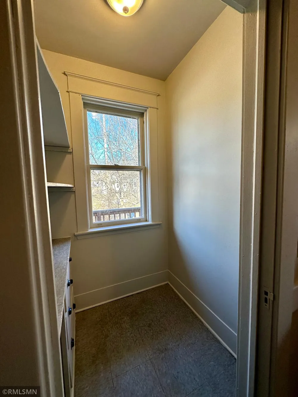 1047 Hudson Road Saint Paul, MN 55106