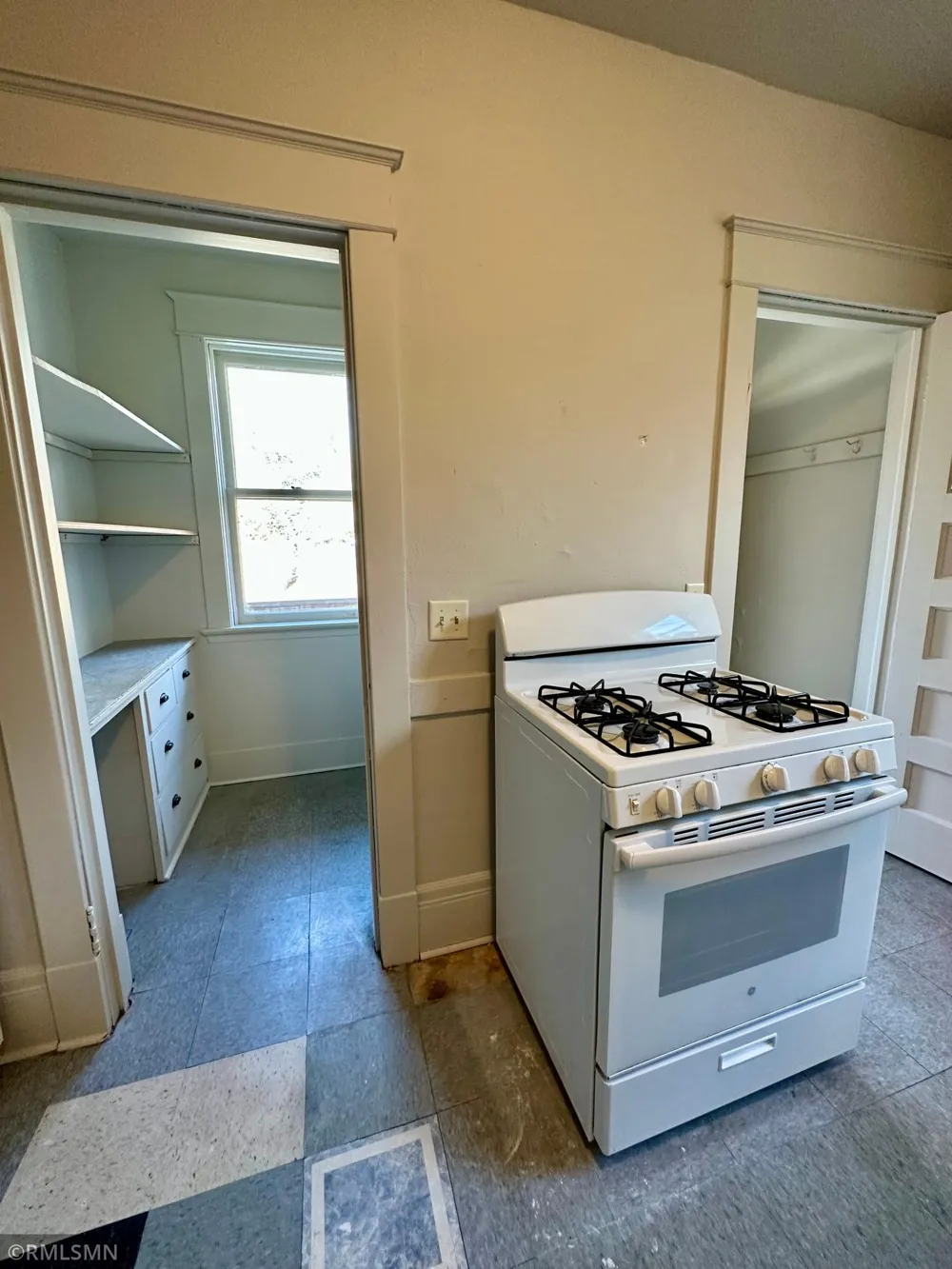 1047 Hudson Road Saint Paul, MN 55106