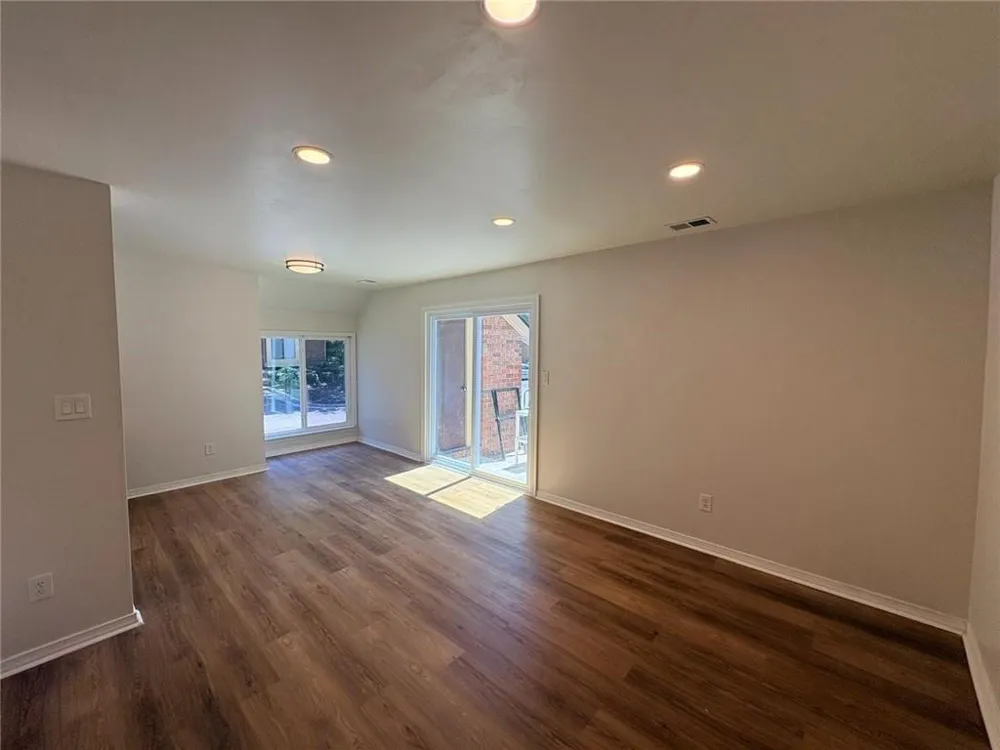 25 Country Court Alpharetta, GA 30005