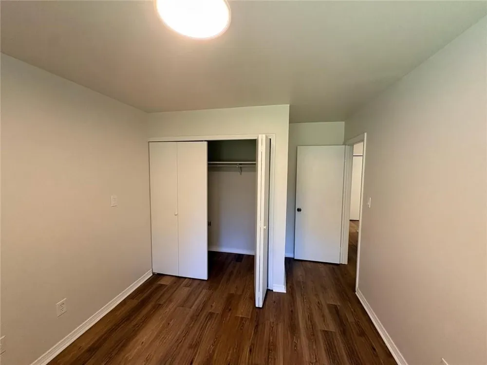 25 Country Court Alpharetta, GA 30005