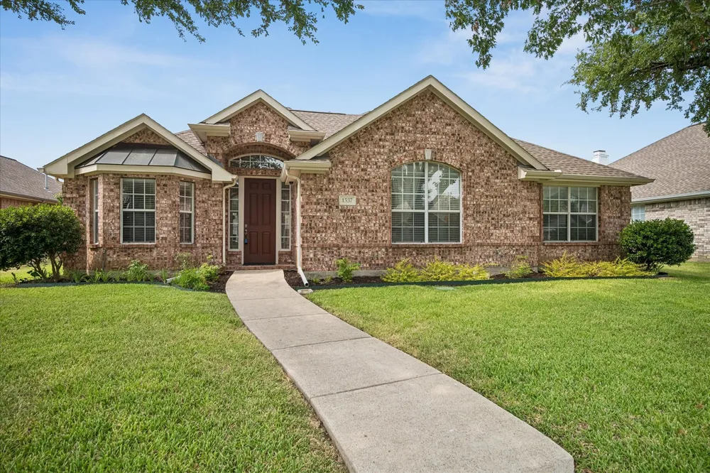 1537 Bosque Drive Carrollton, TX 75010