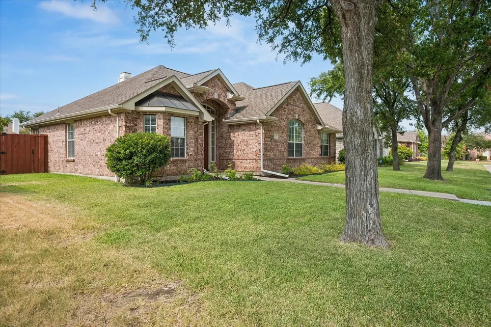 1537 Bosque Drive Carrollton, TX 75010