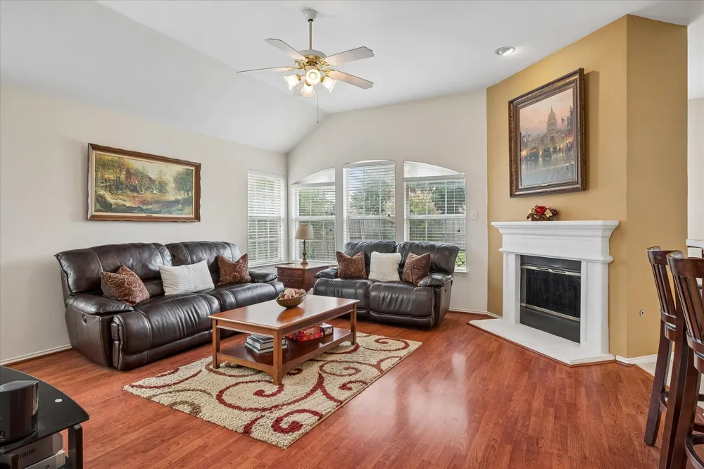 1537 Bosque Drive Carrollton, TX 75010
