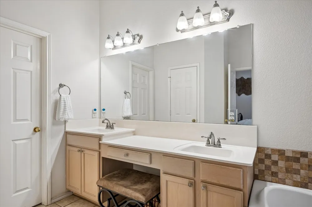 1537 Bosque Drive Carrollton, TX 75010