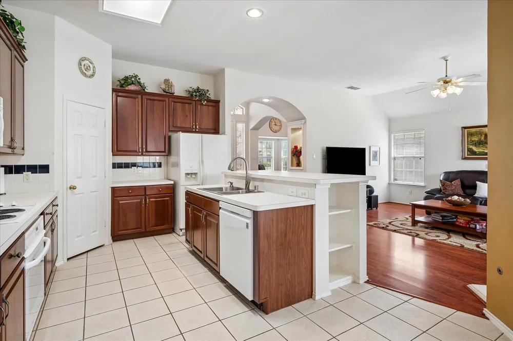1537 Bosque Drive Carrollton, TX 75010