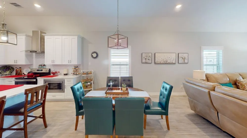 1325 Palomino Trail Angleton, TX 77515