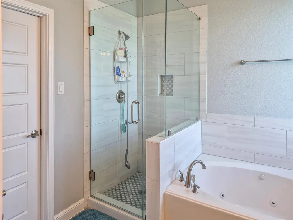 1325 Palomino Trail Angleton, TX 77515