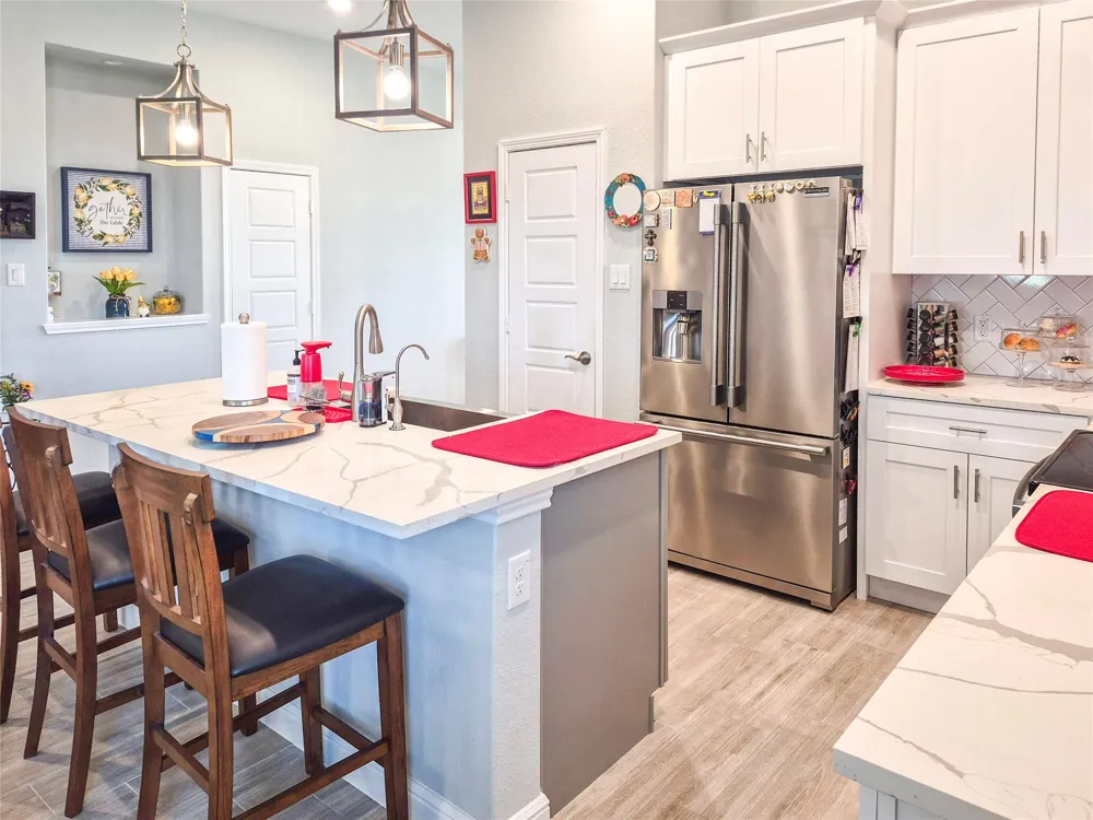 1325 Palomino Trail Angleton, TX 77515