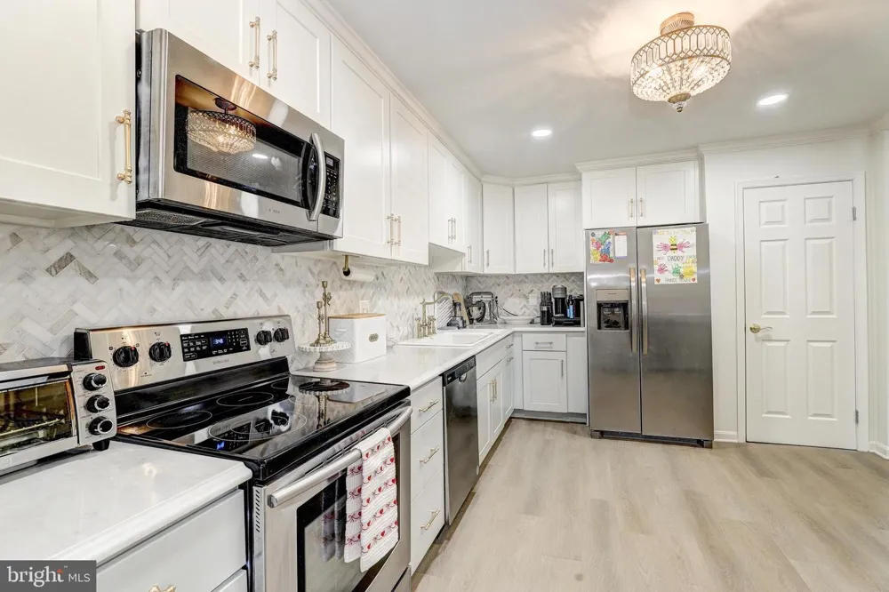 64 RIVER OAKS CIRCLE Baltimore, MD 21208