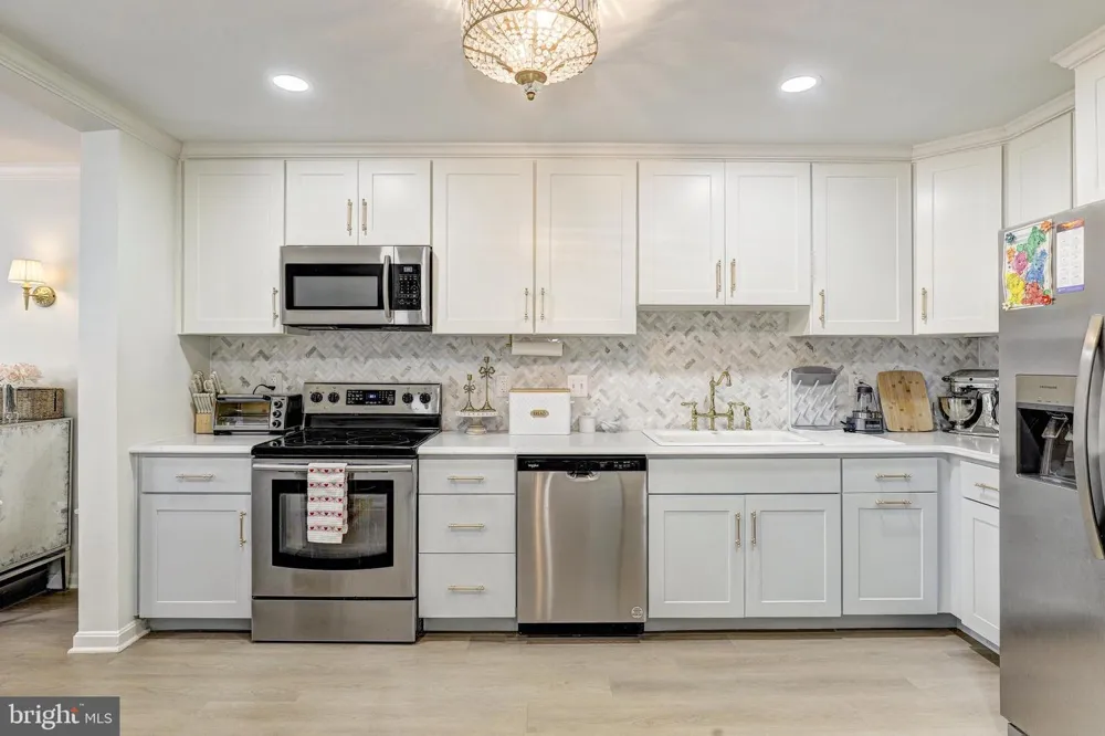 64 RIVER OAKS CIRCLE Baltimore, MD 21208