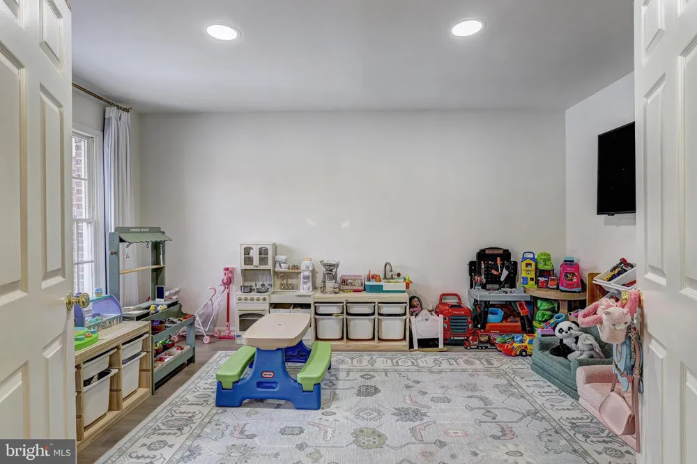 64 RIVER OAKS CIRCLE Baltimore, MD 21208