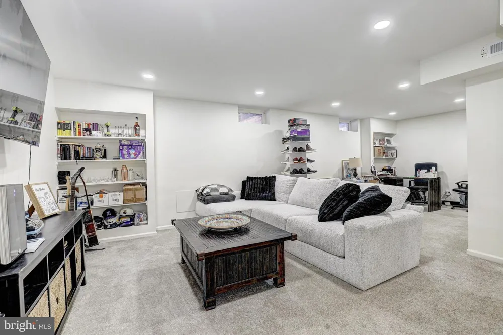 64 RIVER OAKS CIRCLE Baltimore, MD 21208