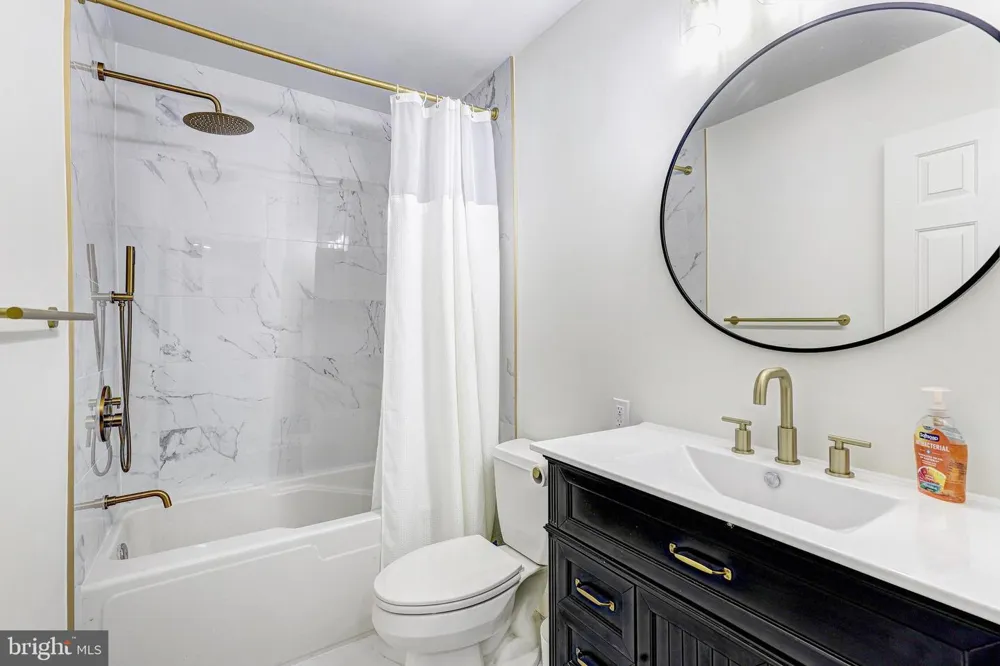 64 RIVER OAKS CIRCLE Baltimore, MD 21208