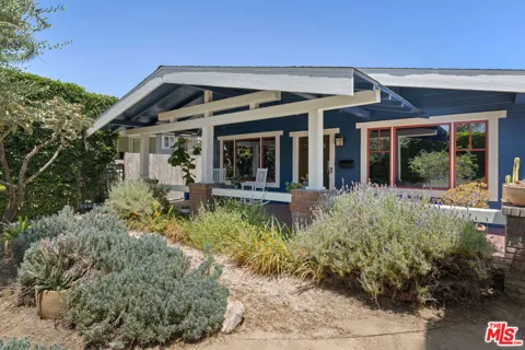 124 S Hobart Boulevard