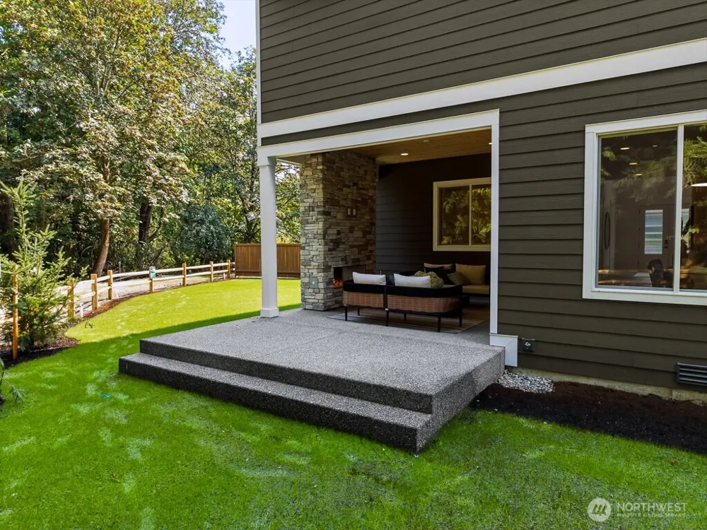 16036 SE 141st Place #8 Renton, WA 98059