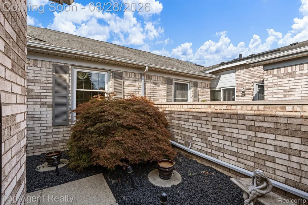 14430 Cove Creek Court Shelby Charter Township, MI 48315