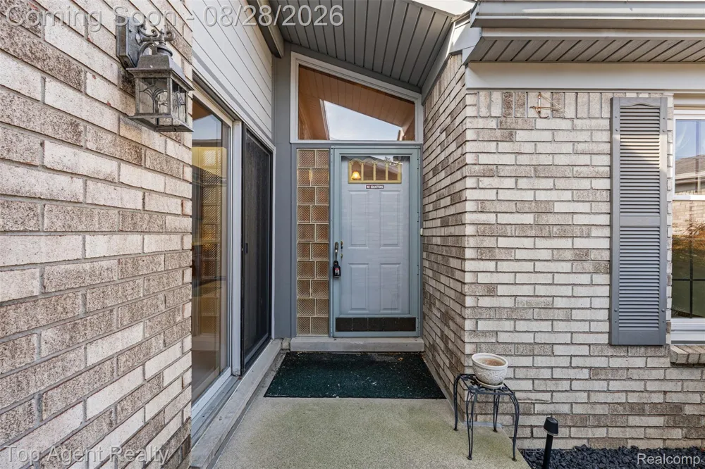 14430 Cove Creek Court Shelby Charter Township, MI 48315