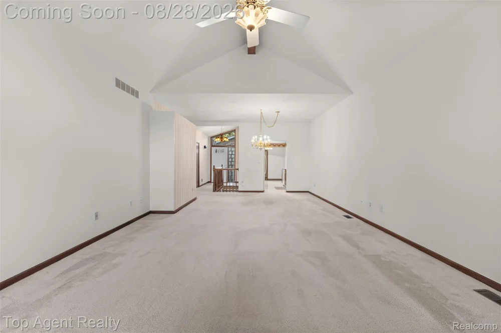 14430 Cove Creek Court Shelby Charter Township, MI 48315