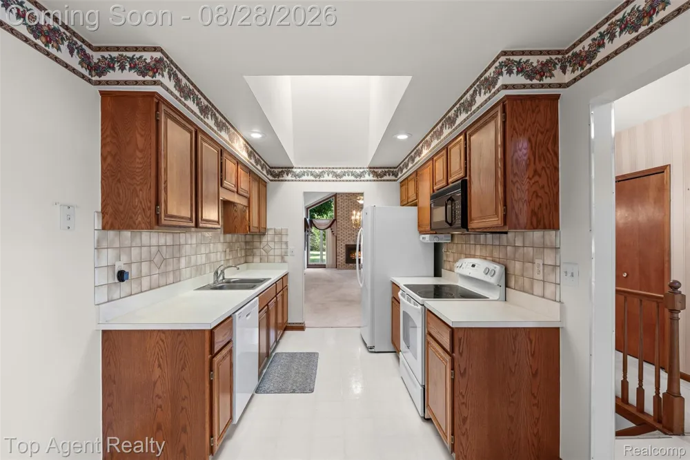14430 Cove Creek Court Shelby Charter Township, MI 48315