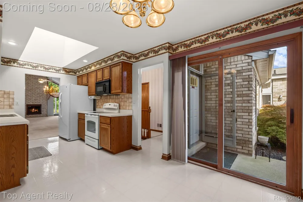 14430 Cove Creek Court Shelby Charter Township, MI 48315