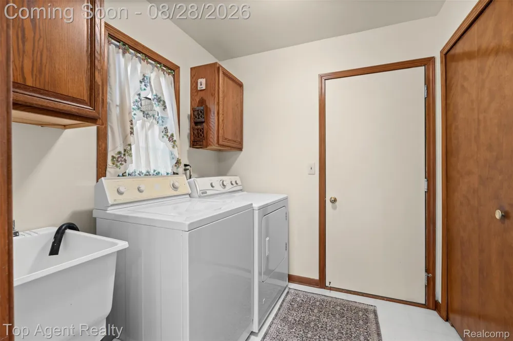 14430 Cove Creek Court Shelby Charter Township, MI 48315