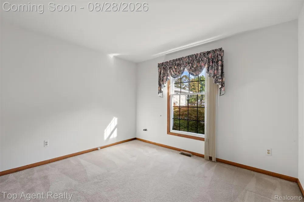 14430 Cove Creek Court Shelby Charter Township, MI 48315