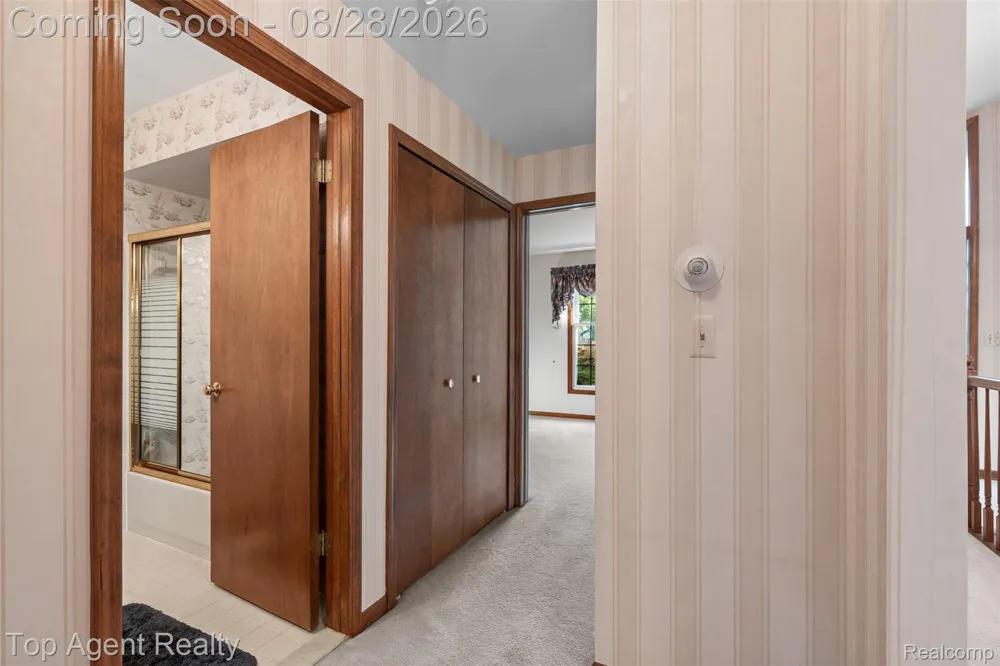 14430 Cove Creek Court Shelby Charter Township, MI 48315