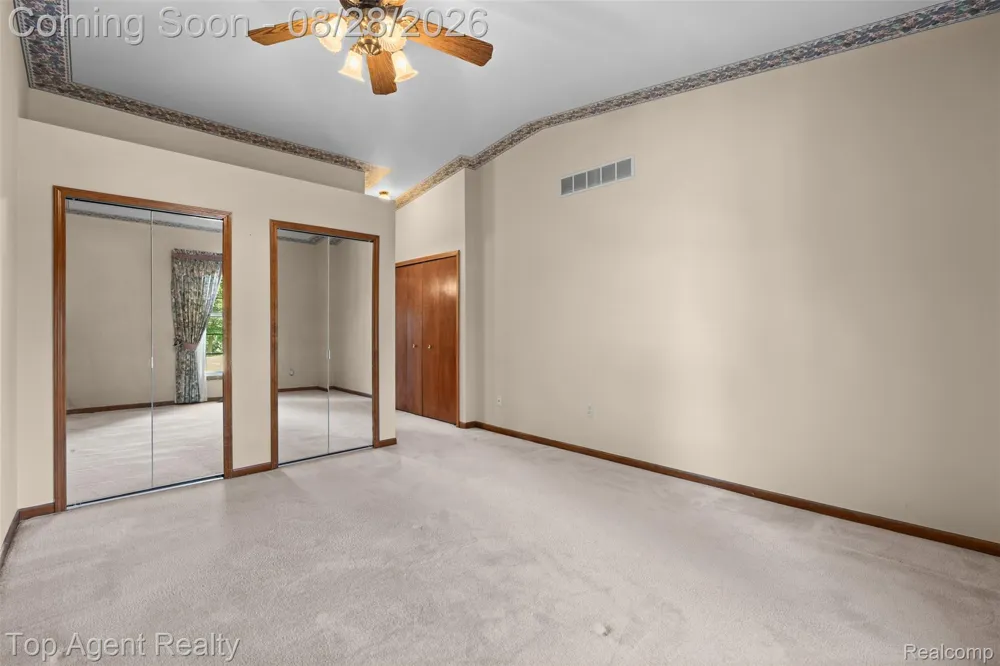 14430 Cove Creek Court Shelby Charter Township, MI 48315