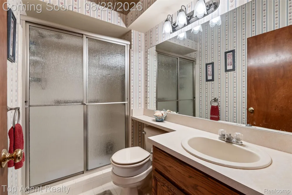 14430 Cove Creek Court Shelby Charter Township, MI 48315