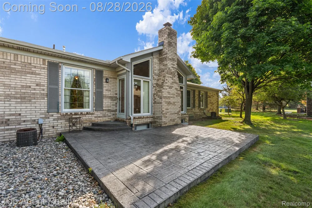 14430 Cove Creek Court Shelby Charter Township, MI 48315
