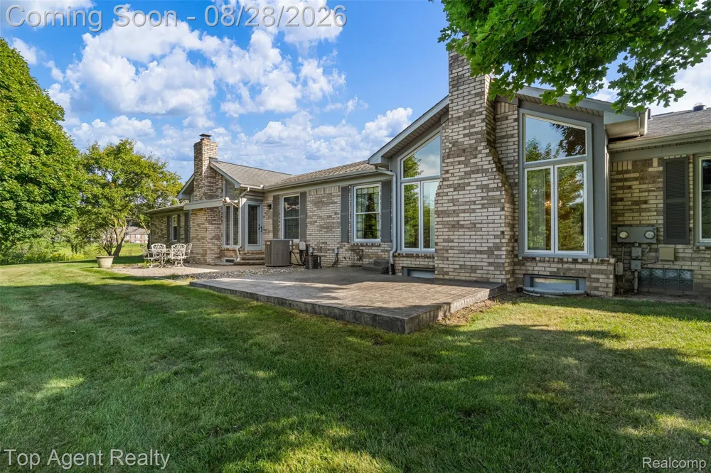 14430 Cove Creek Court Shelby Charter Township, MI 48315