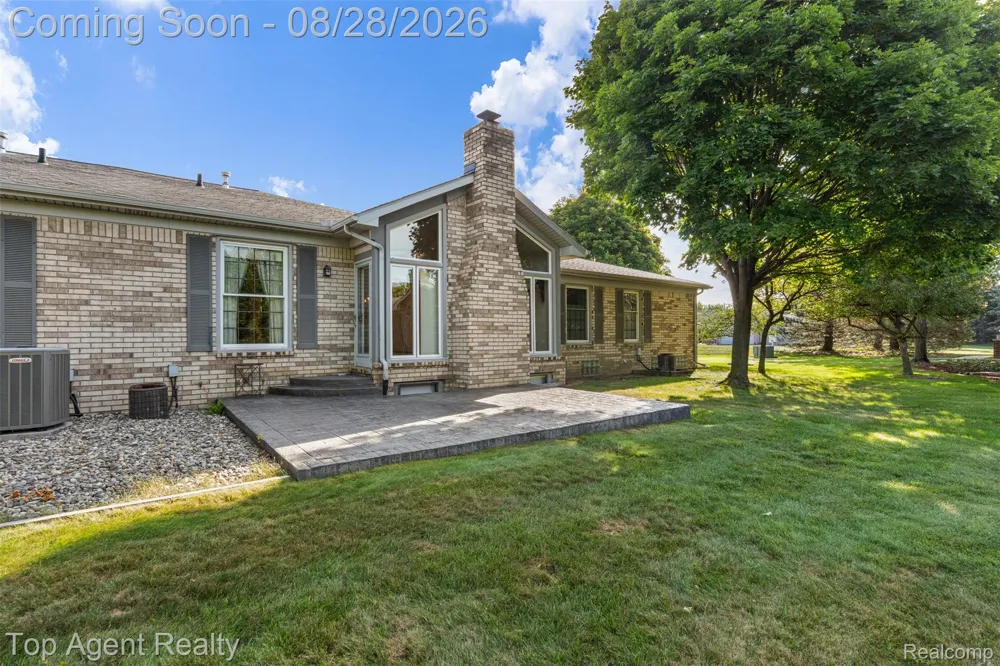 14430 Cove Creek Court Shelby Charter Township, MI 48315