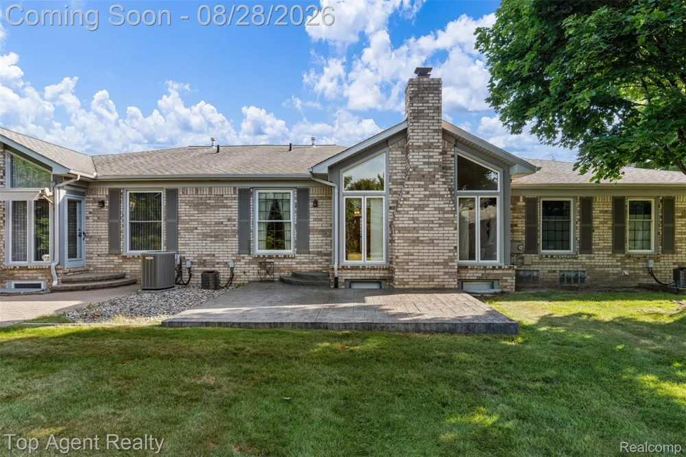 14430 Cove Creek Court Shelby Charter Township, MI 48315