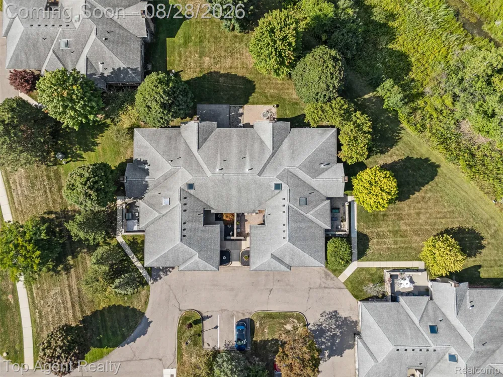 14430 Cove Creek Court Shelby Charter Township, MI 48315