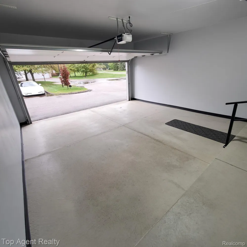 14430 Cove Creek Court Shelby Charter Township, MI 48315