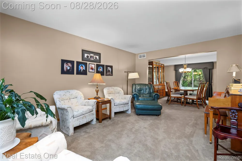 2222 Carpathian Drive West Bloomfield Charter Township, MI 48324
