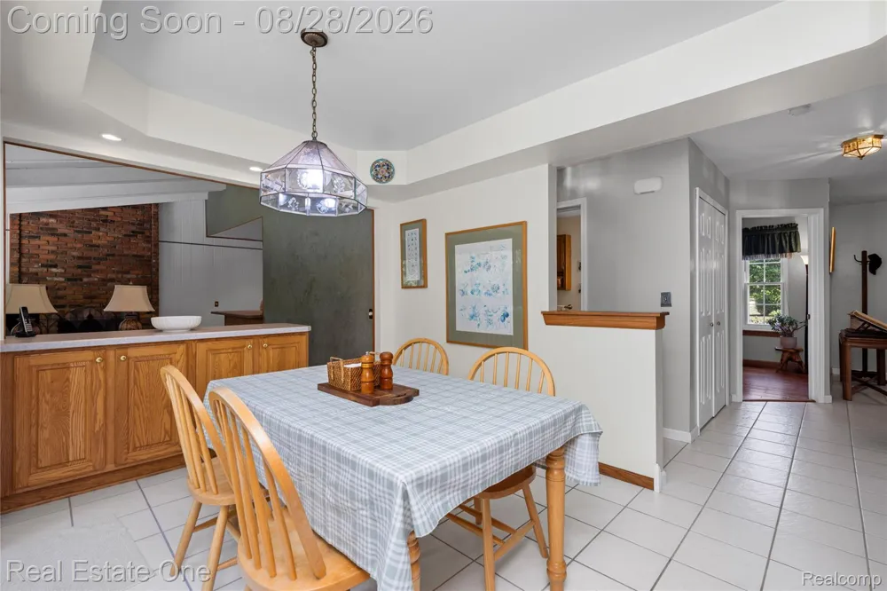 2222 Carpathian Drive West Bloomfield Charter Township, MI 48324