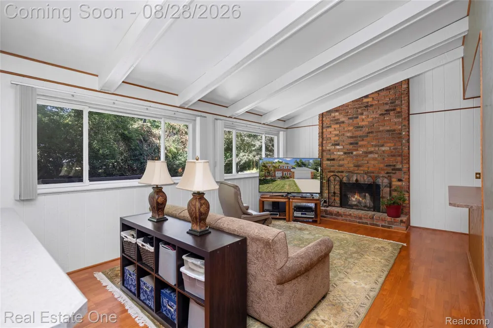 2222 Carpathian Drive West Bloomfield Charter Township, MI 48324