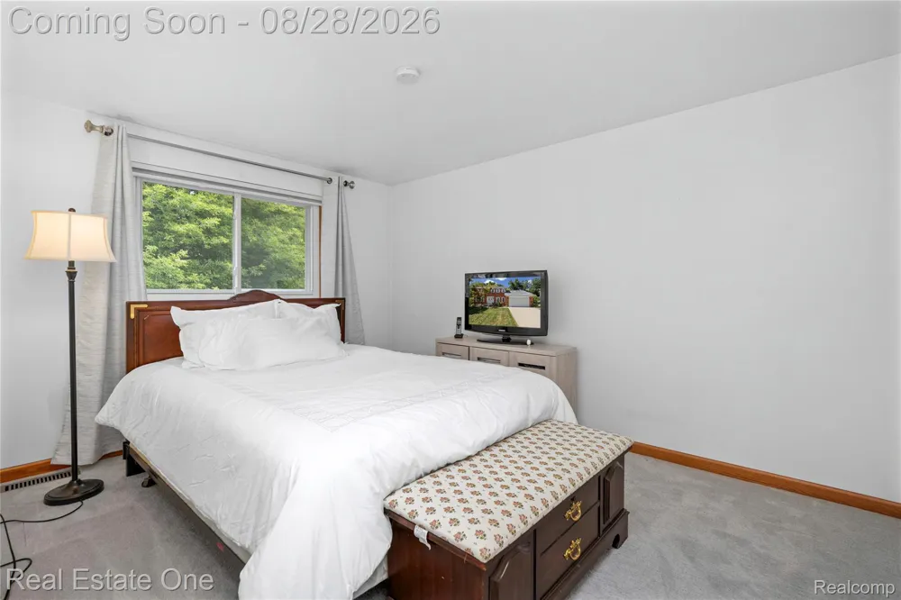 2222 Carpathian Drive West Bloomfield Charter Township, MI 48324