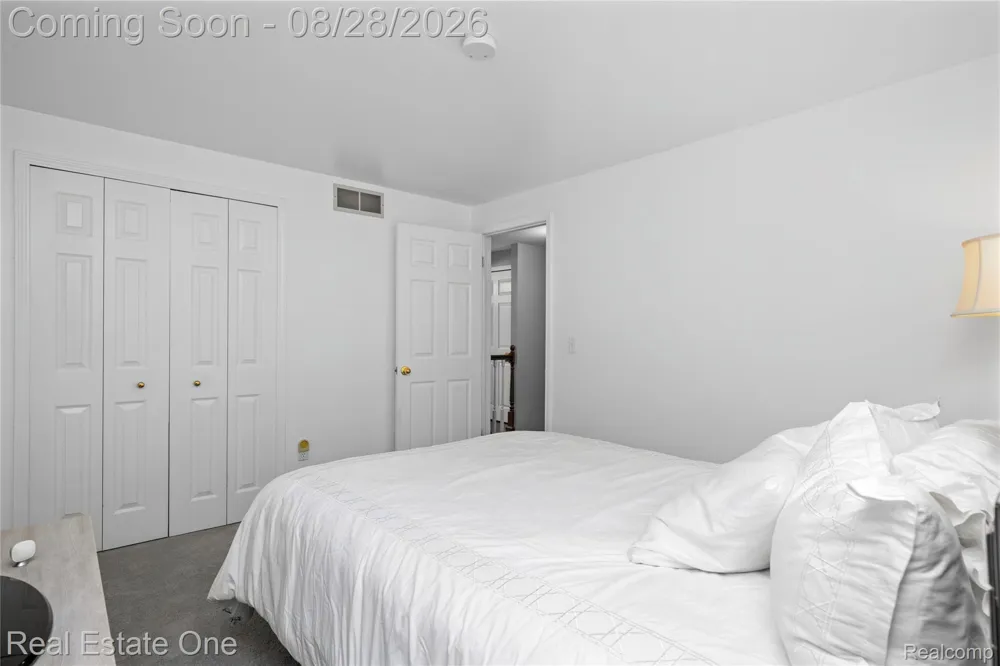 2222 Carpathian Drive West Bloomfield Charter Township, MI 48324