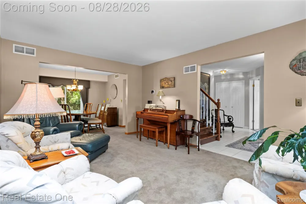 2222 Carpathian Drive West Bloomfield Charter Township, MI 48324