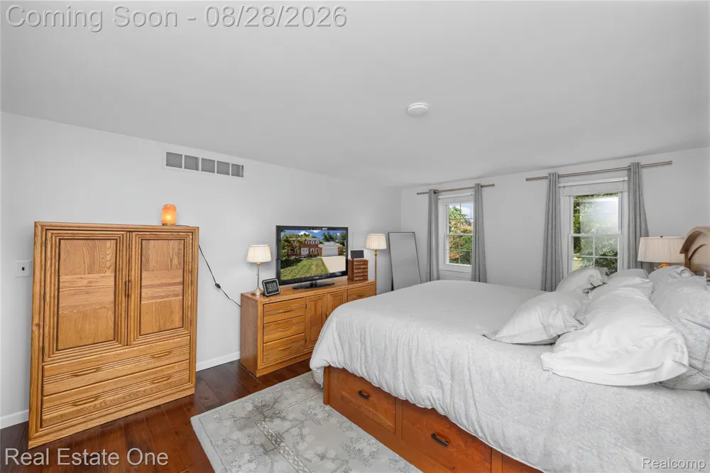 2222 Carpathian Drive West Bloomfield Charter Township, MI 48324