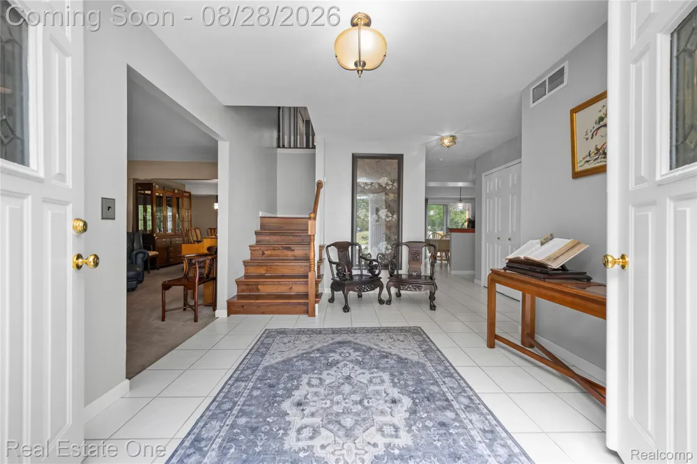 2222 Carpathian Drive West Bloomfield Charter Township, MI 48324