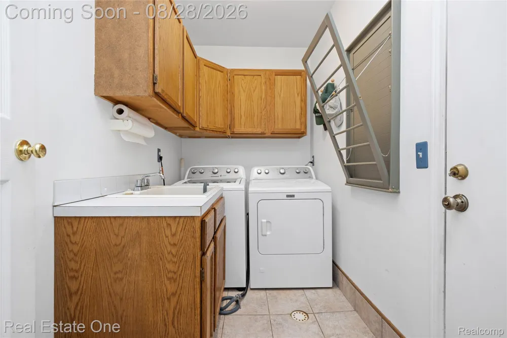 2222 Carpathian Drive West Bloomfield Charter Township, MI 48324